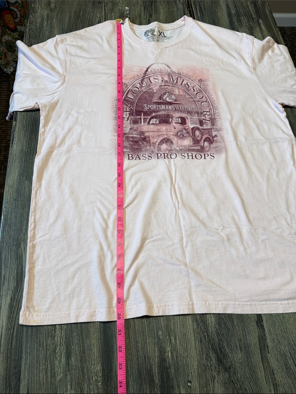 Bass Pro Shops Pink XL Cotton Tee Tag Detail